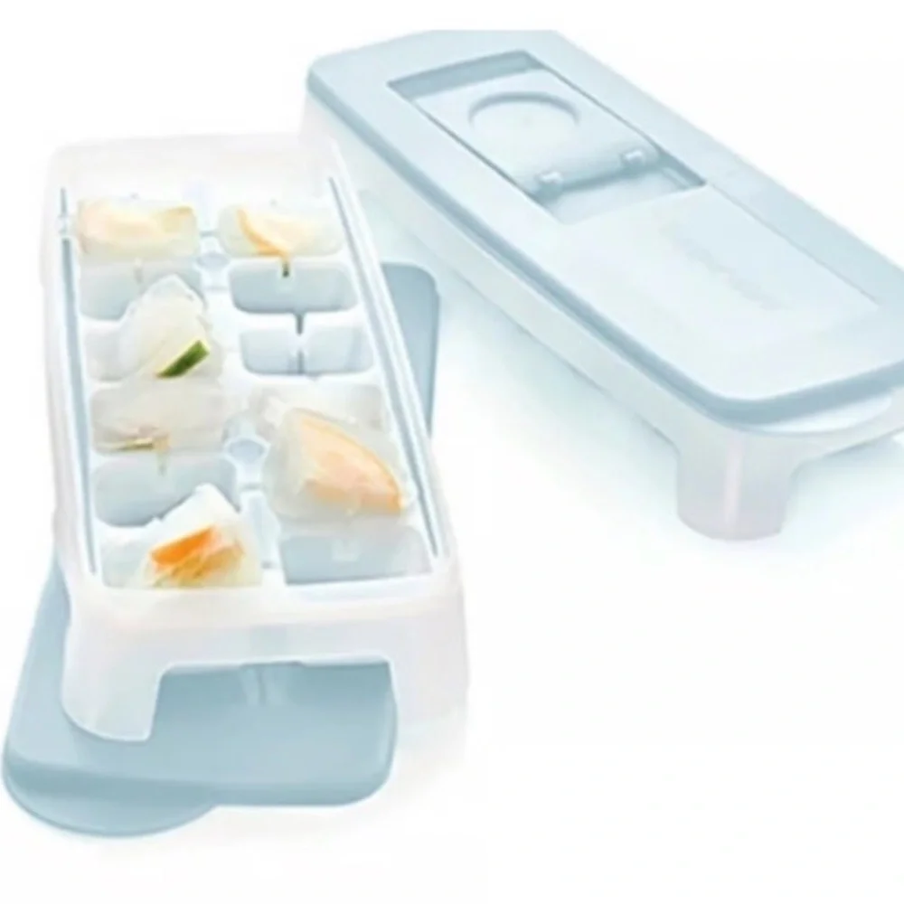 Tupperware Light Blue Silicone Ice Cube Tray with Lid, NEW!